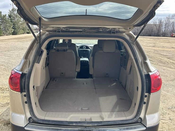 2011-buick-enclave-image-24