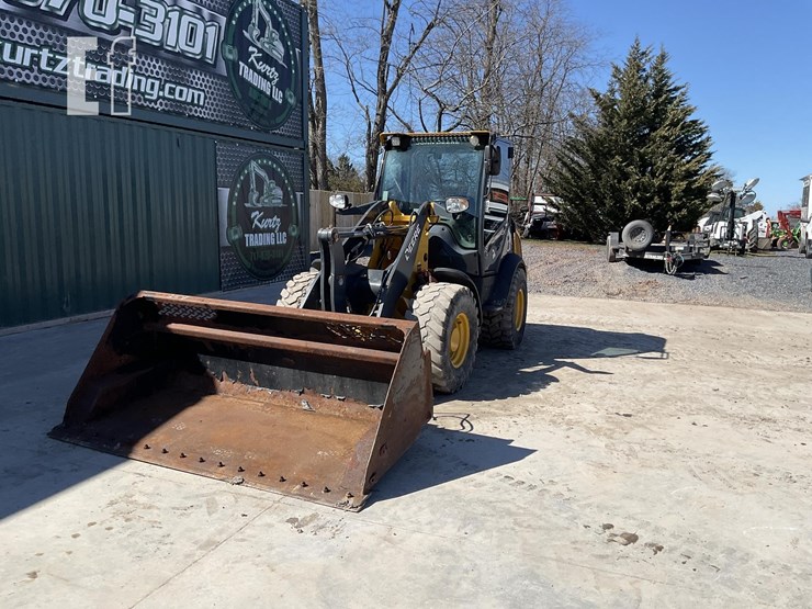 2021-deere-304l-image-8