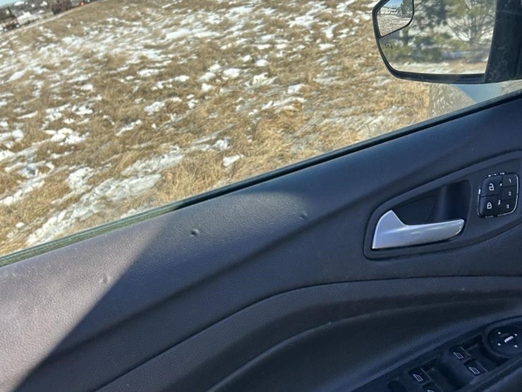 2013-ford-escape-sel-image-12