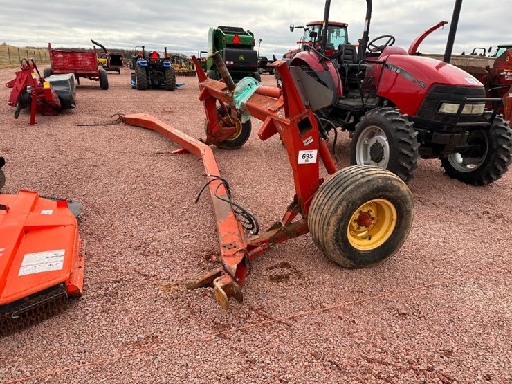 new-holland-116-image-1