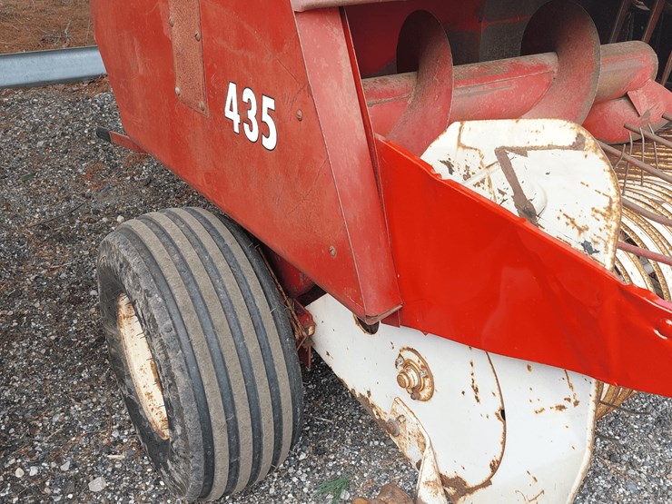 ih-435-square-baler-image-6