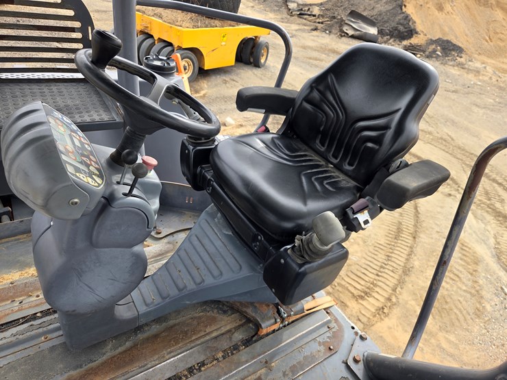 2012-hamm-hd140-image-42