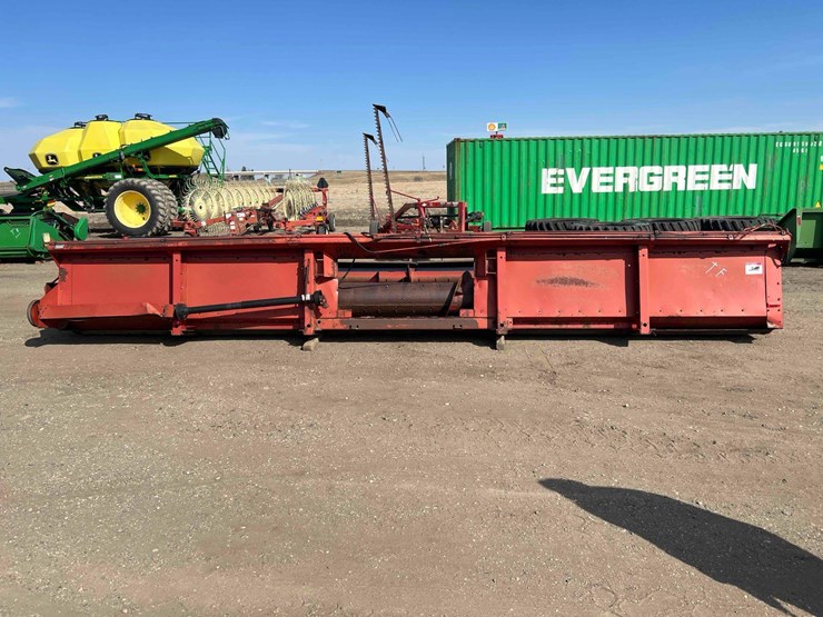 international-810-image-5