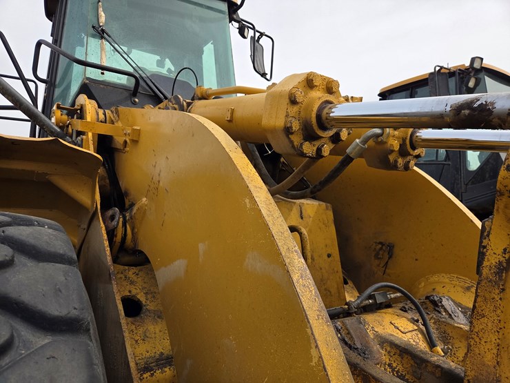 caterpillar-980h-image-12