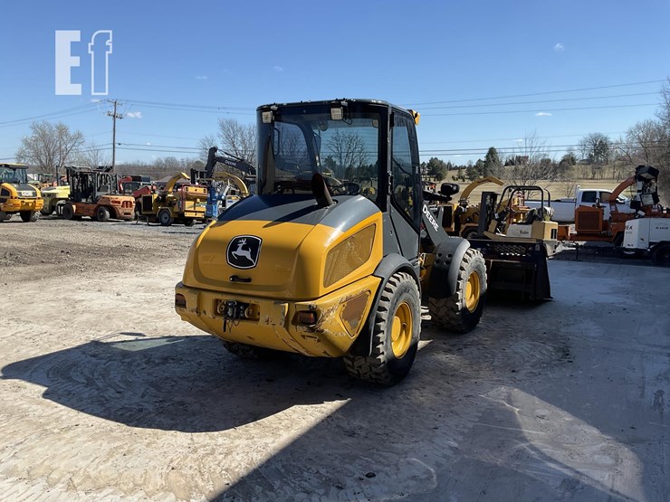 2021-deere-304l-image-4