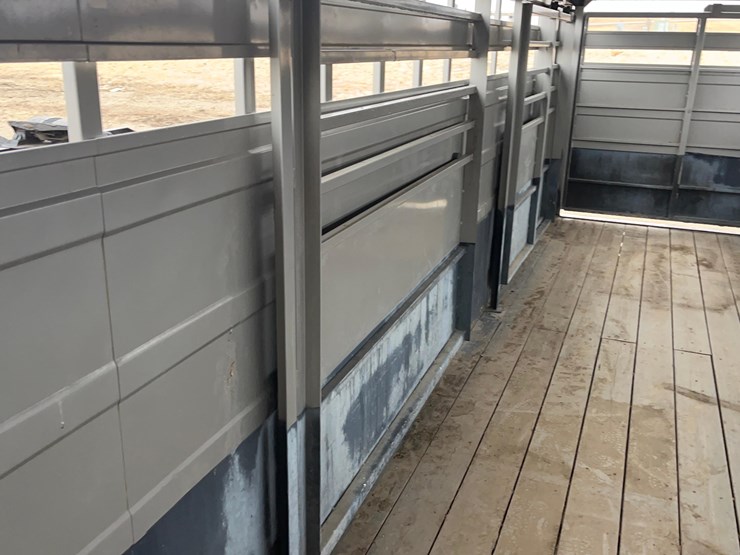 2013-titan-trailer-image-9