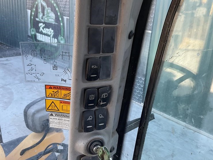 2016-volvo-l45h-image-13