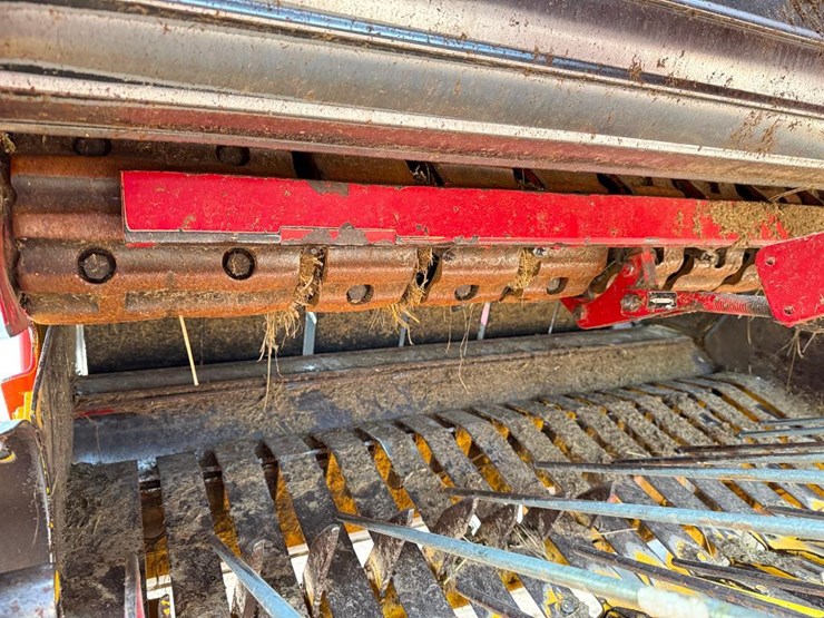 new-holland-br7060-image-29