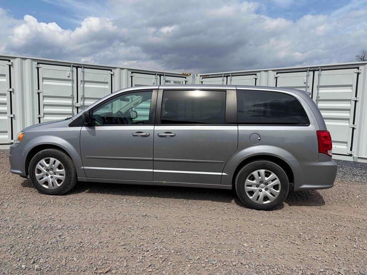 2015-dodge-grand-caravan-image-5