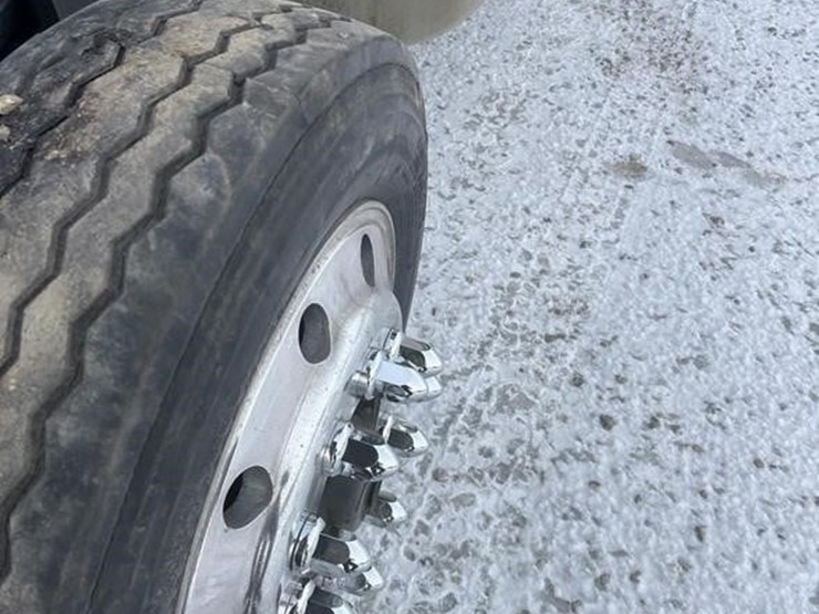 1997-peterbilt-357-image-65