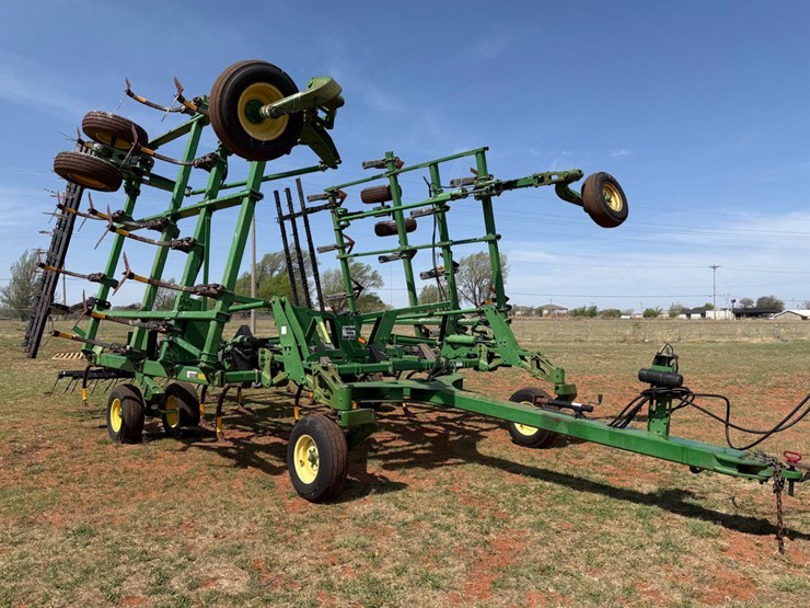 john-deere-2410-image-1