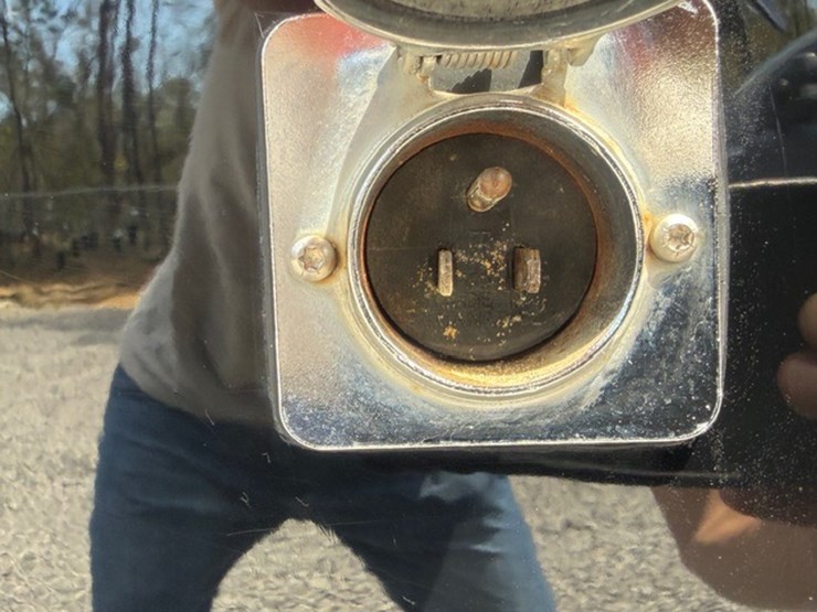 2008-freightliner-m2-106-image-40