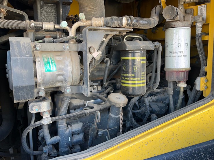 komatsu-wa200-image-23