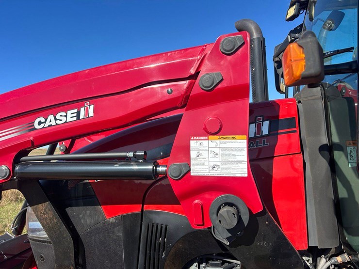 2019-case-ih-farmall-120u-image-15