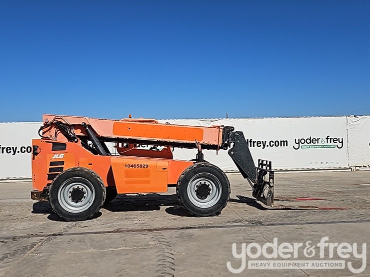 2016-jlg-6042-image-6