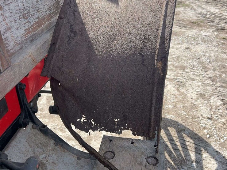 international-highwheeler---restoration-started---original-paint-bed-image-32