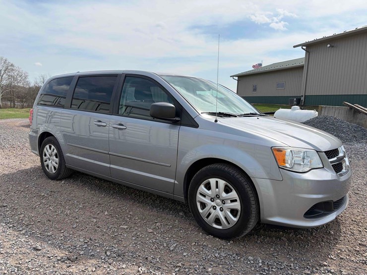 2015-dodge-grand-caravan-image-3