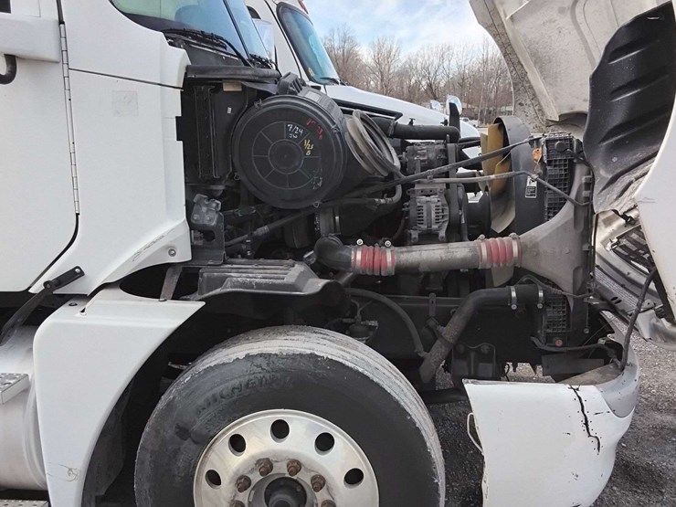 2015-freightliner-columbia-tractor-glider-2015-freightliner-columbia-3alxa7005fdgh5950-mileage:-image-13