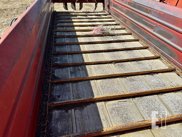 new-holland-791-image-7