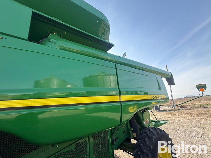 2010-john-deere-9770-sts-image-19