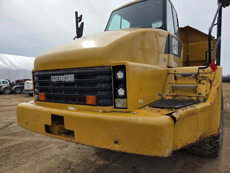 caterpillar-740-image-10