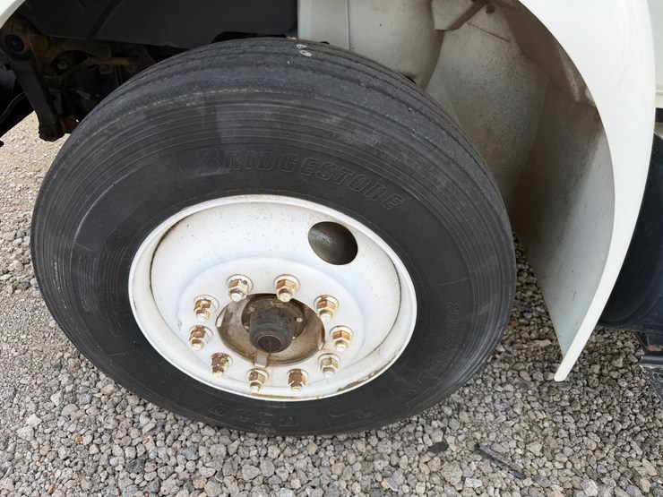 2004-international-durastar-4300-image-8