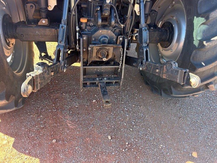 2019-case-ih-farmall-120u-image-5