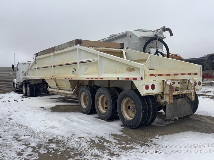 2011-dakota-gravel-trailer-image-8