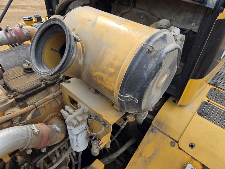 caterpillar-740-image-46