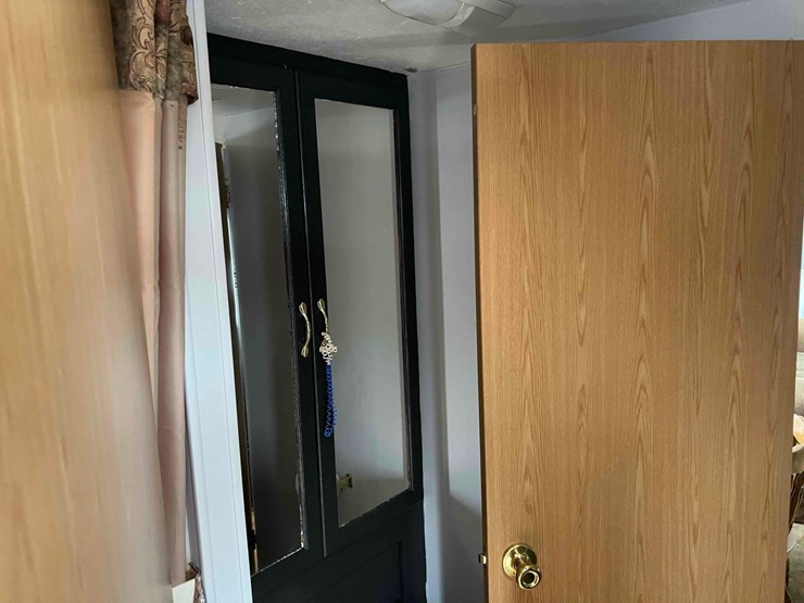 2003-keystone-hornet-travel-trailer-image-15