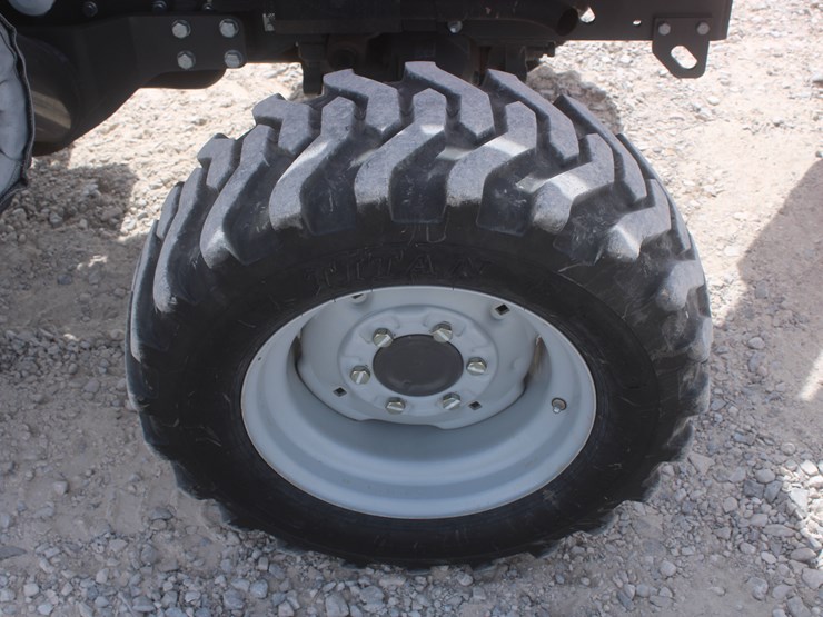 2018-massey-ferguson-1755m-image-52