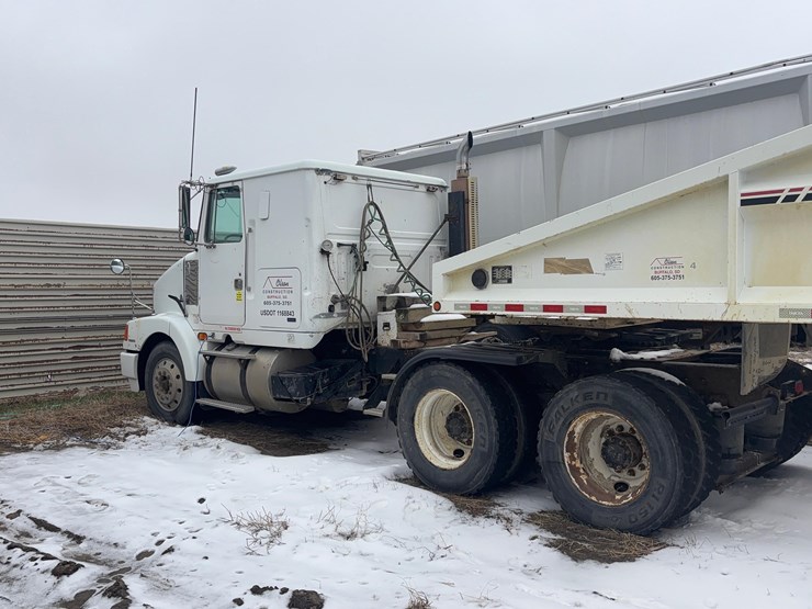 1996-volvo-wia-day-cab-image-4