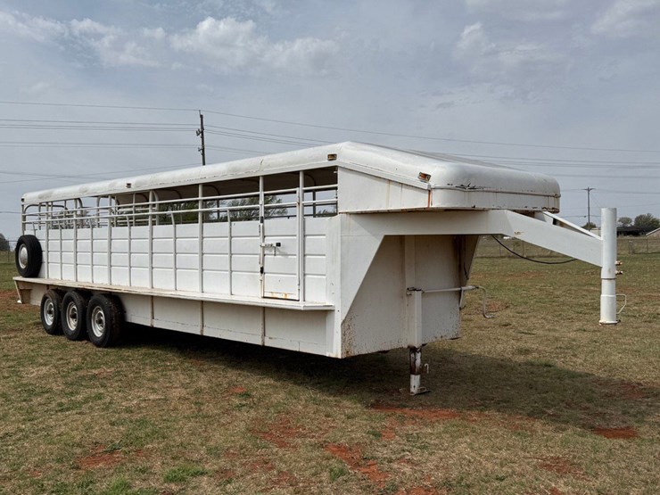 1993-cm-livestock-trailer-image-7