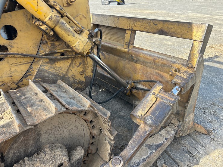 caterpillar-d4d-image-12