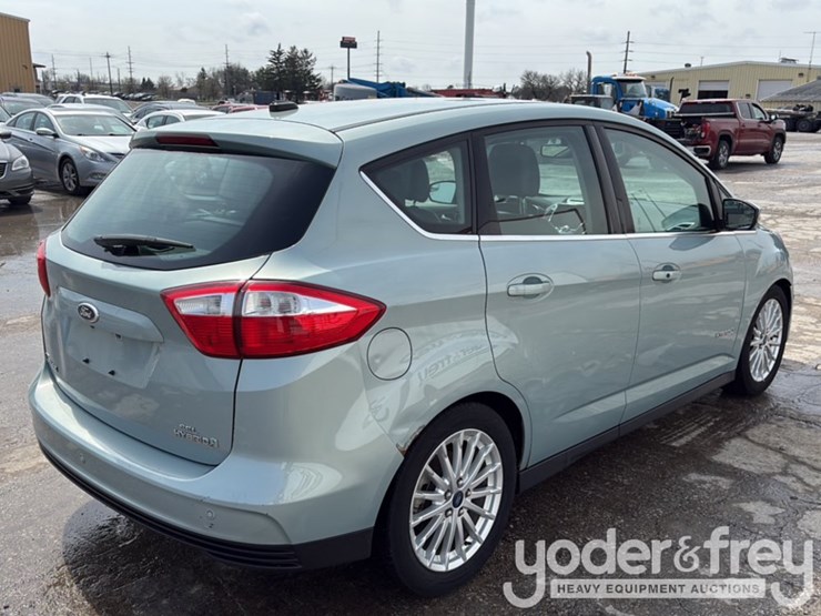 2013-ford-cmax-image-3