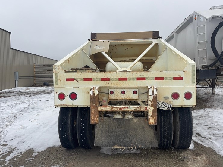 2011-dakota-gravel-trailer-image-7