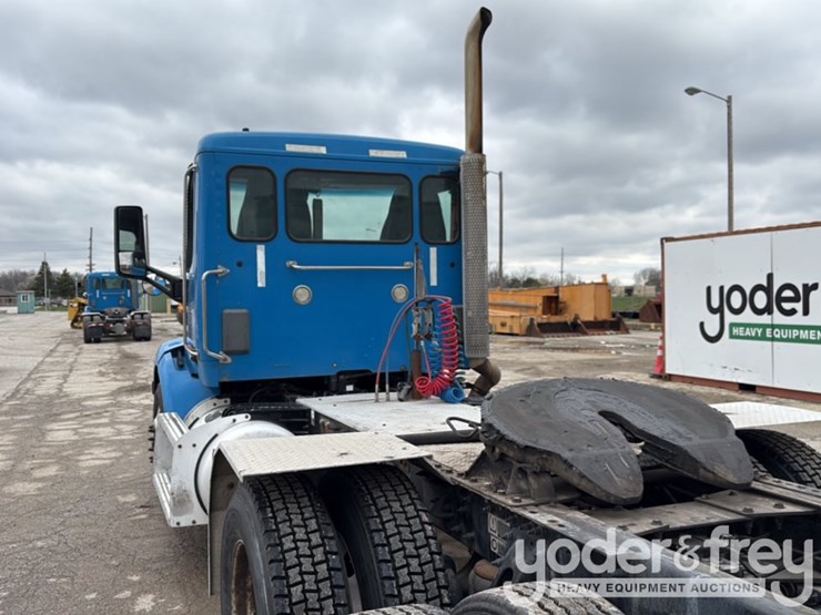 2018-peterbilt-579-image-23