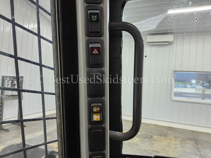 2017-new-holland-c232-image-29