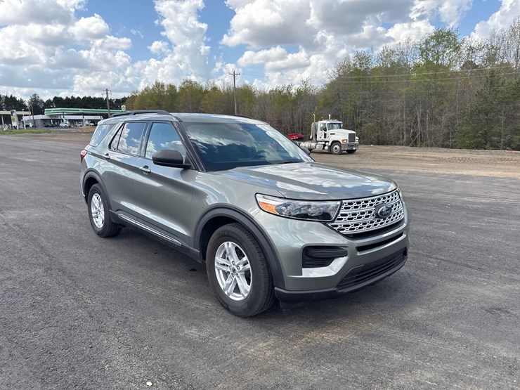 2016-ford-explorer-platinum-image-7