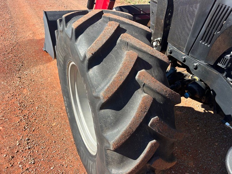 2019-case-ih-farmall-120u-image-17