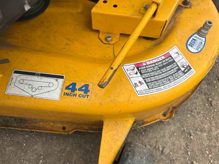 cub-cadet-zero-turn-lawn-mower-image-11