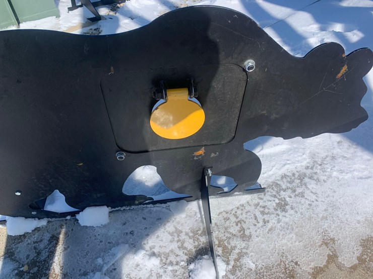 ar500-steel-bear-shooting-target-with-heart-flapper-image-2