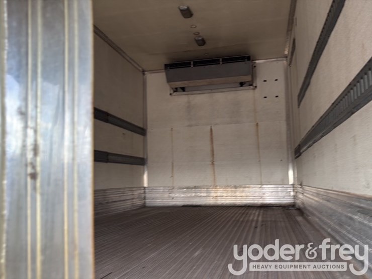 2001-isuzu-npr-image-25