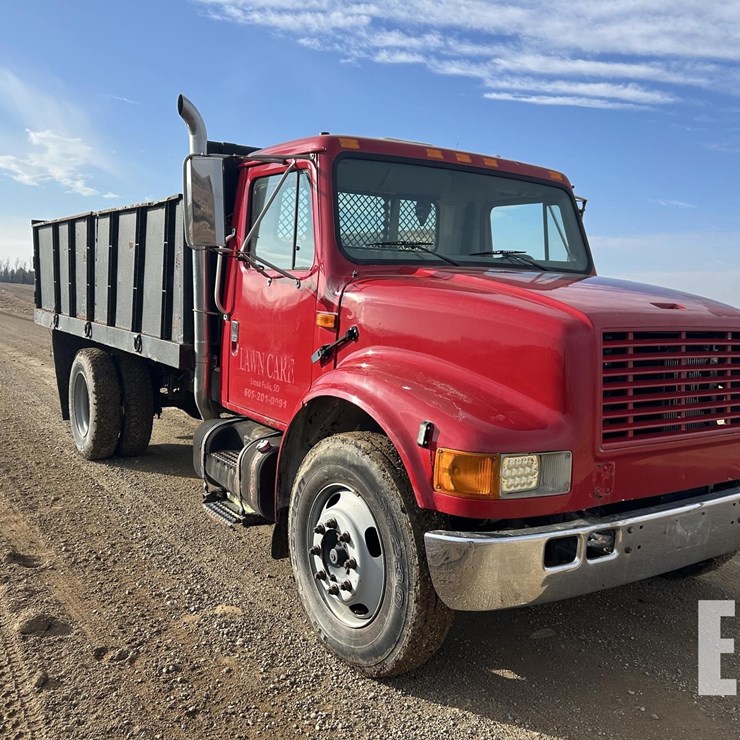 2002 INTERNATIONAL 4700