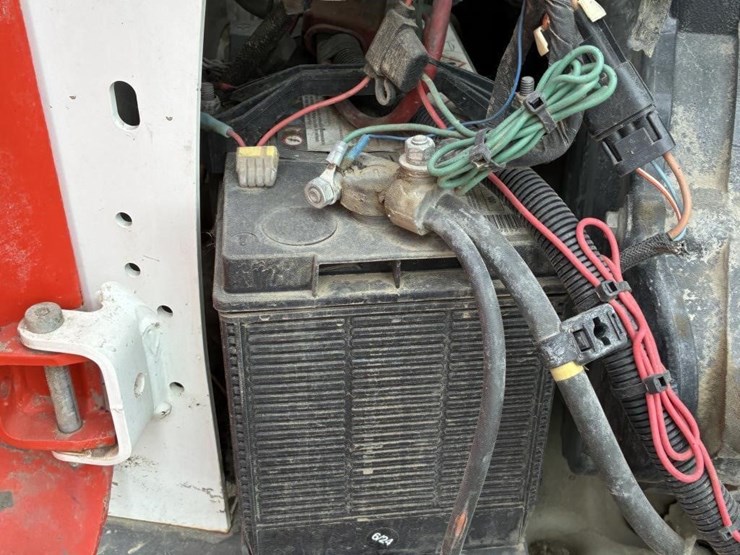 2018-bobcat-s570-image-22