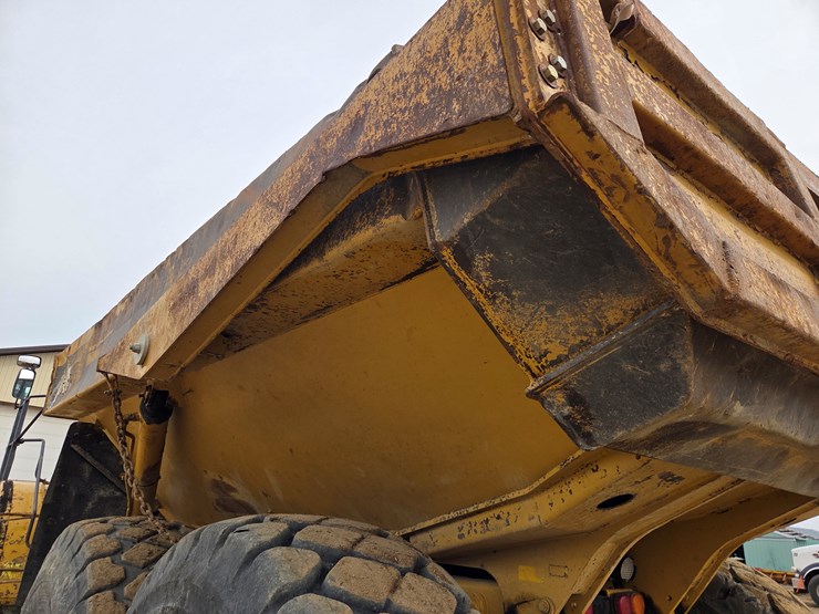 caterpillar-740-image-34