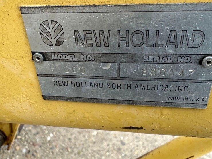 new-holland-260-image-5