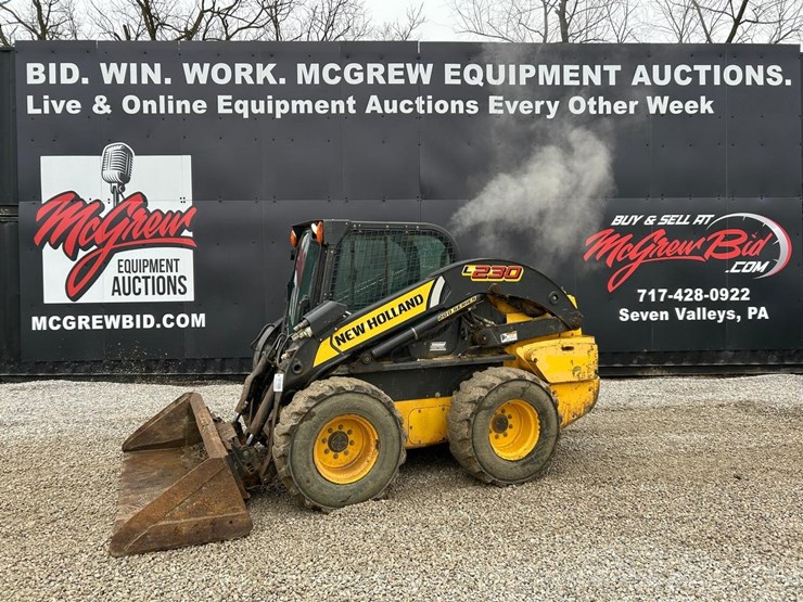 2016-new-holland-l230-image-1