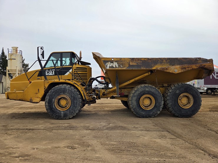 caterpillar-740-image-2