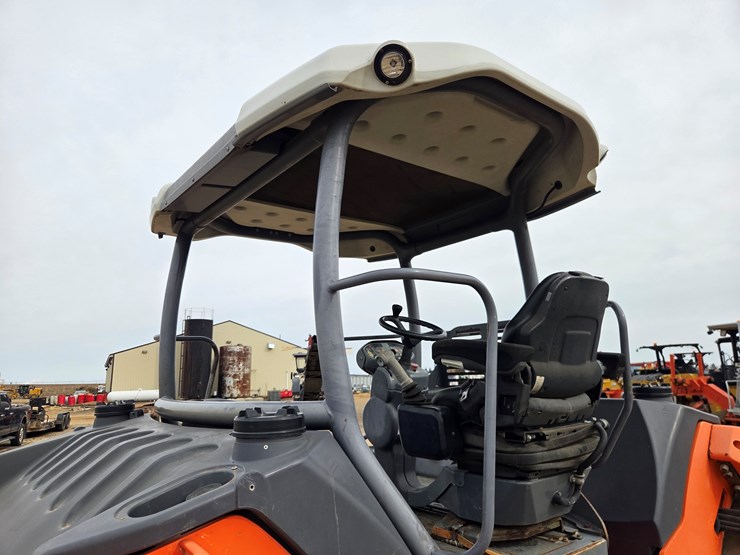 2012-hamm-hd140-image-38